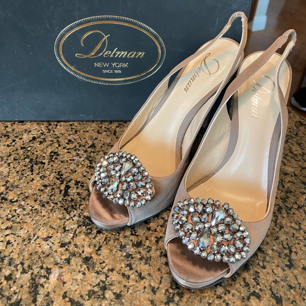 Delman Pumps - size 7